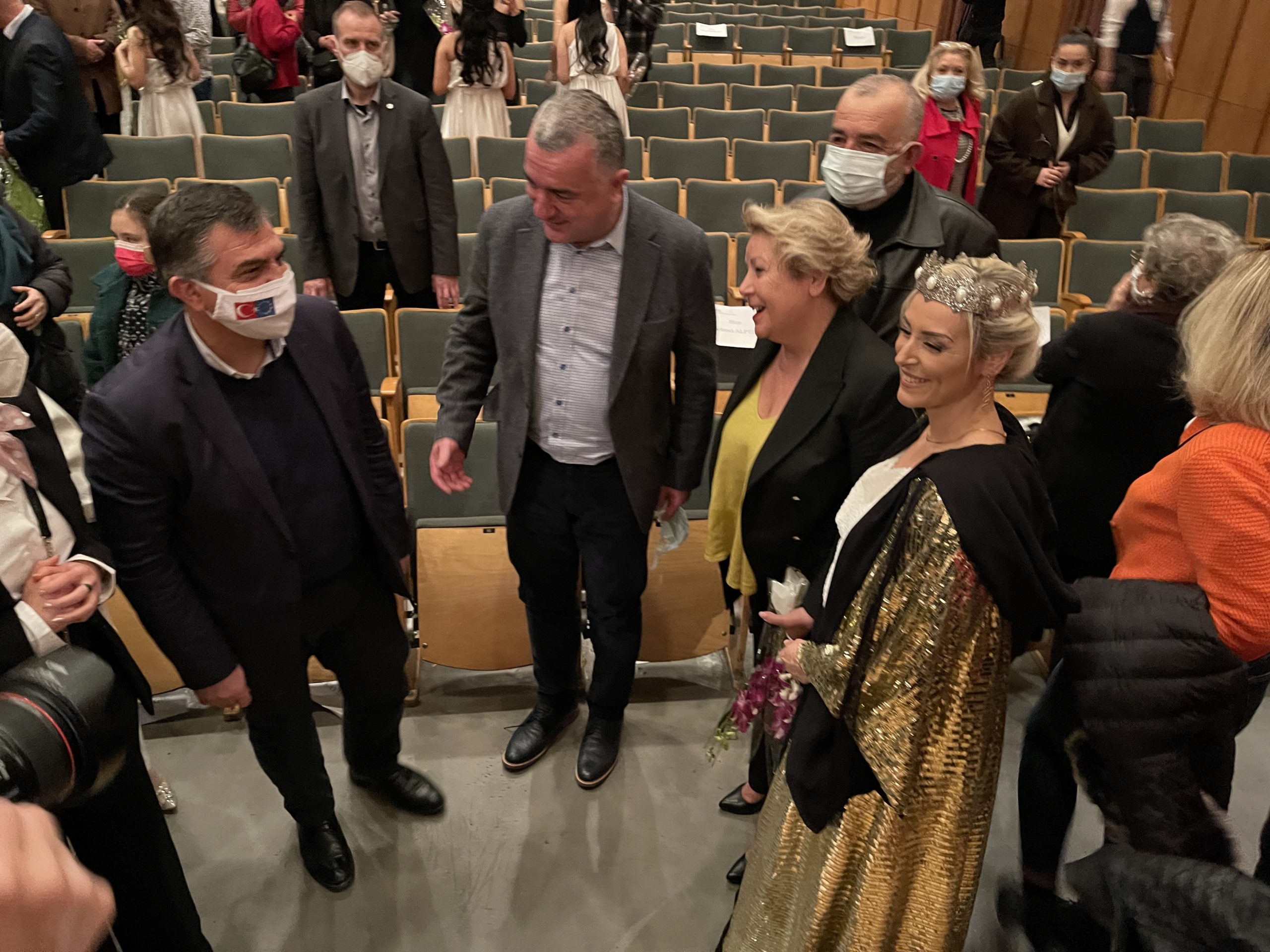 “Kibele´nin Kızları” ayakta alkışlandı