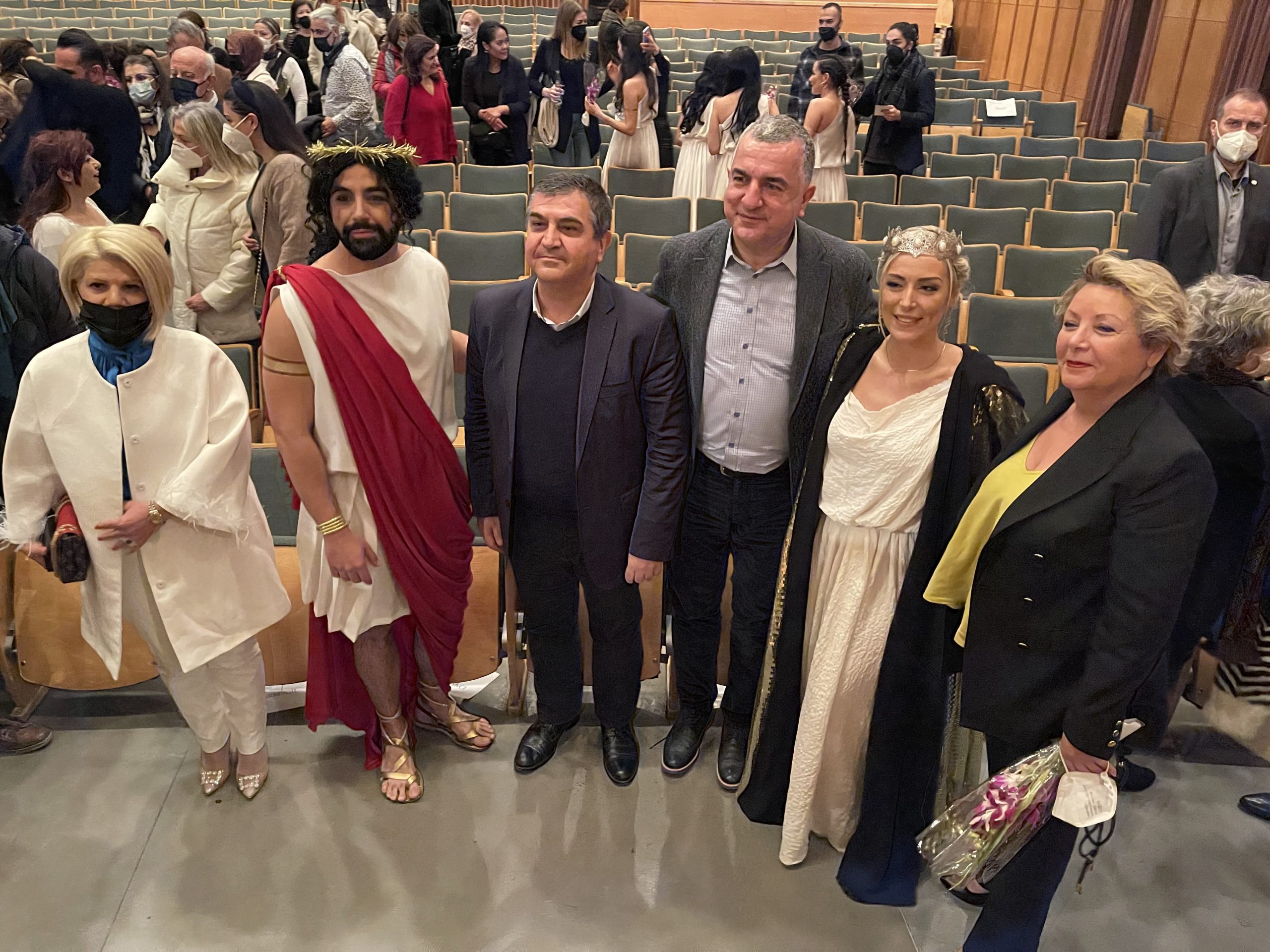 “Kibele´nin Kızları” ayakta alkışlandı
