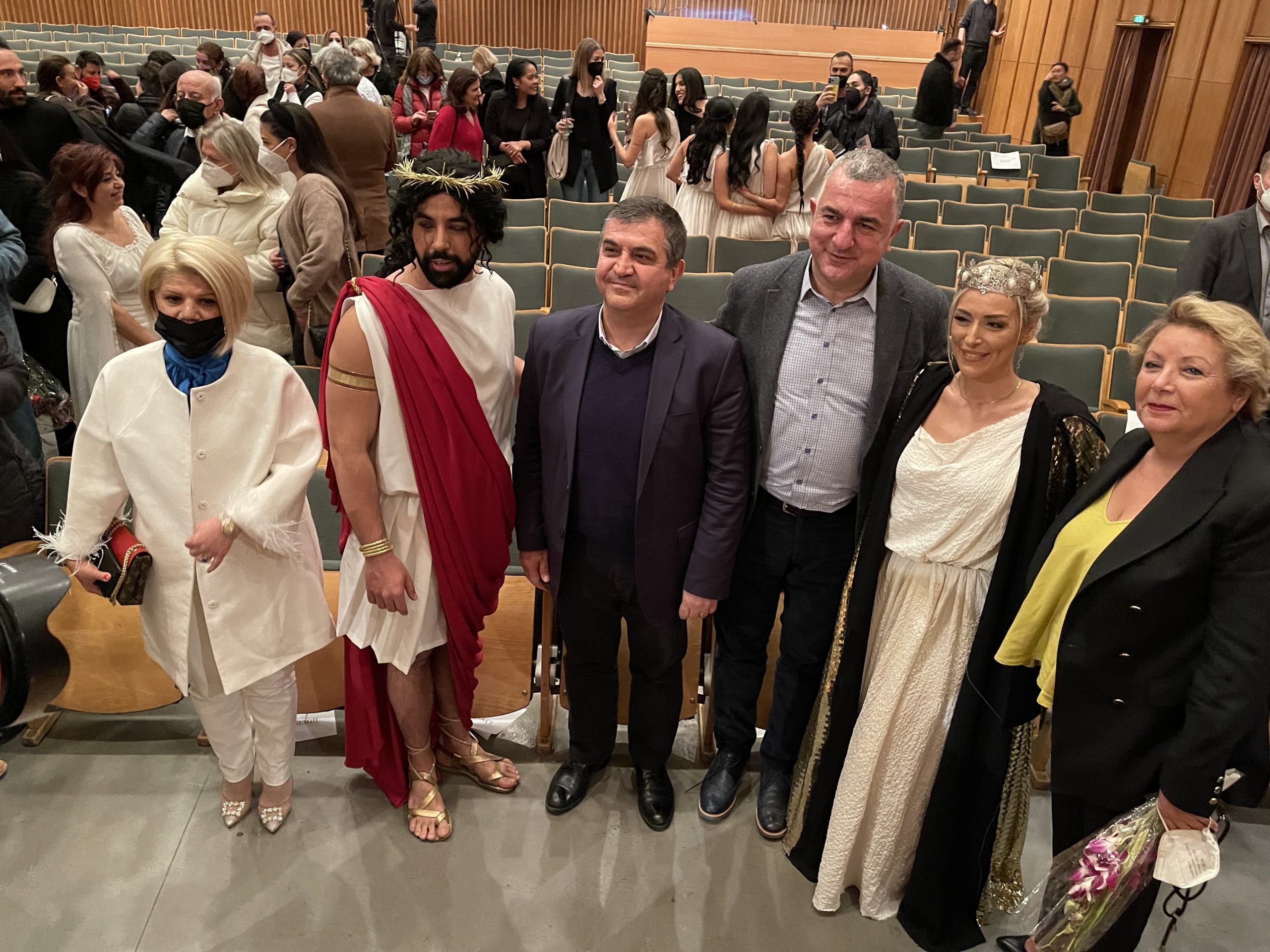 “Kibele´nin Kızları” ayakta alkışlandı