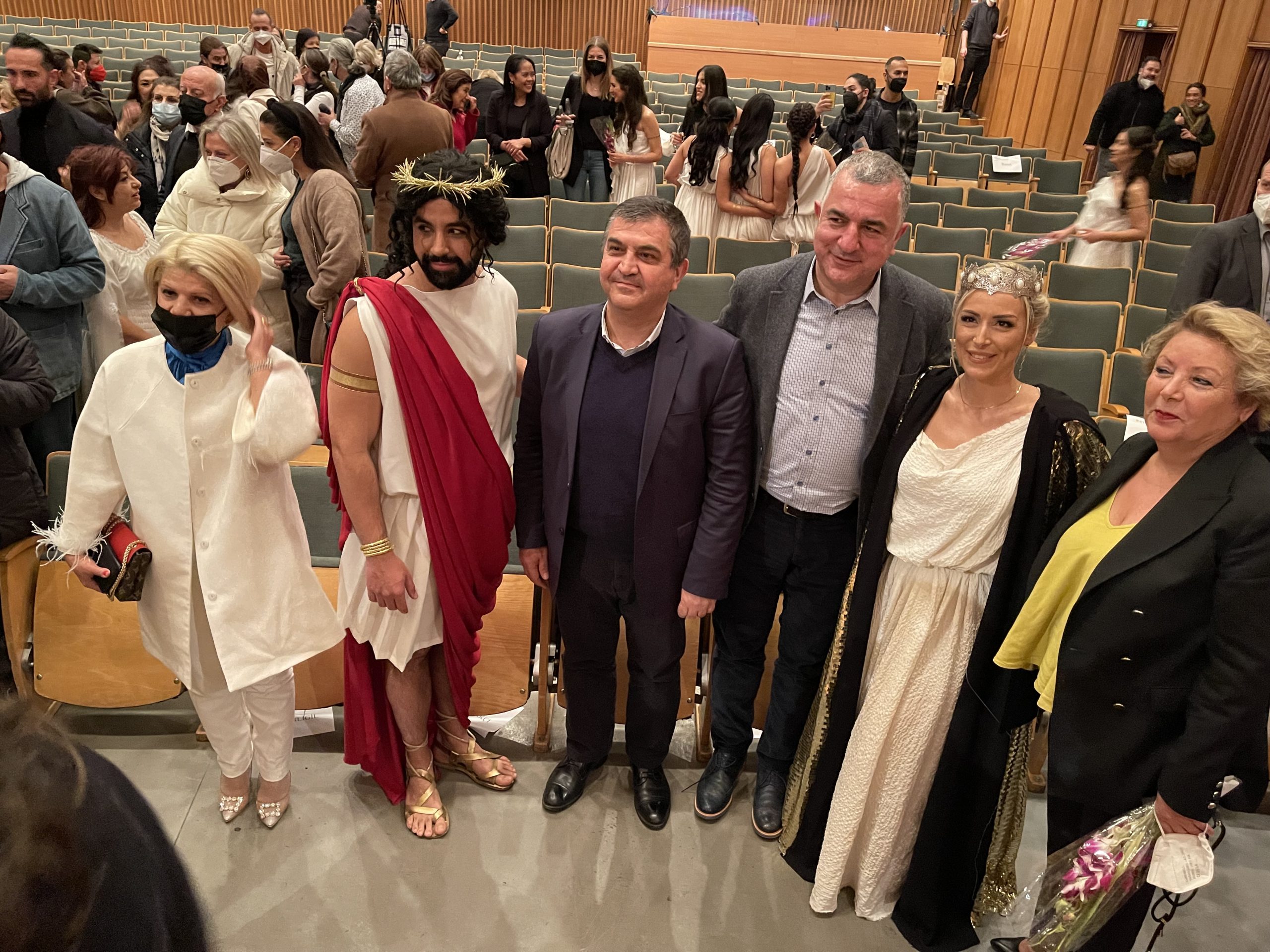 “Kibele´nin Kızları” ayakta alkışlandı