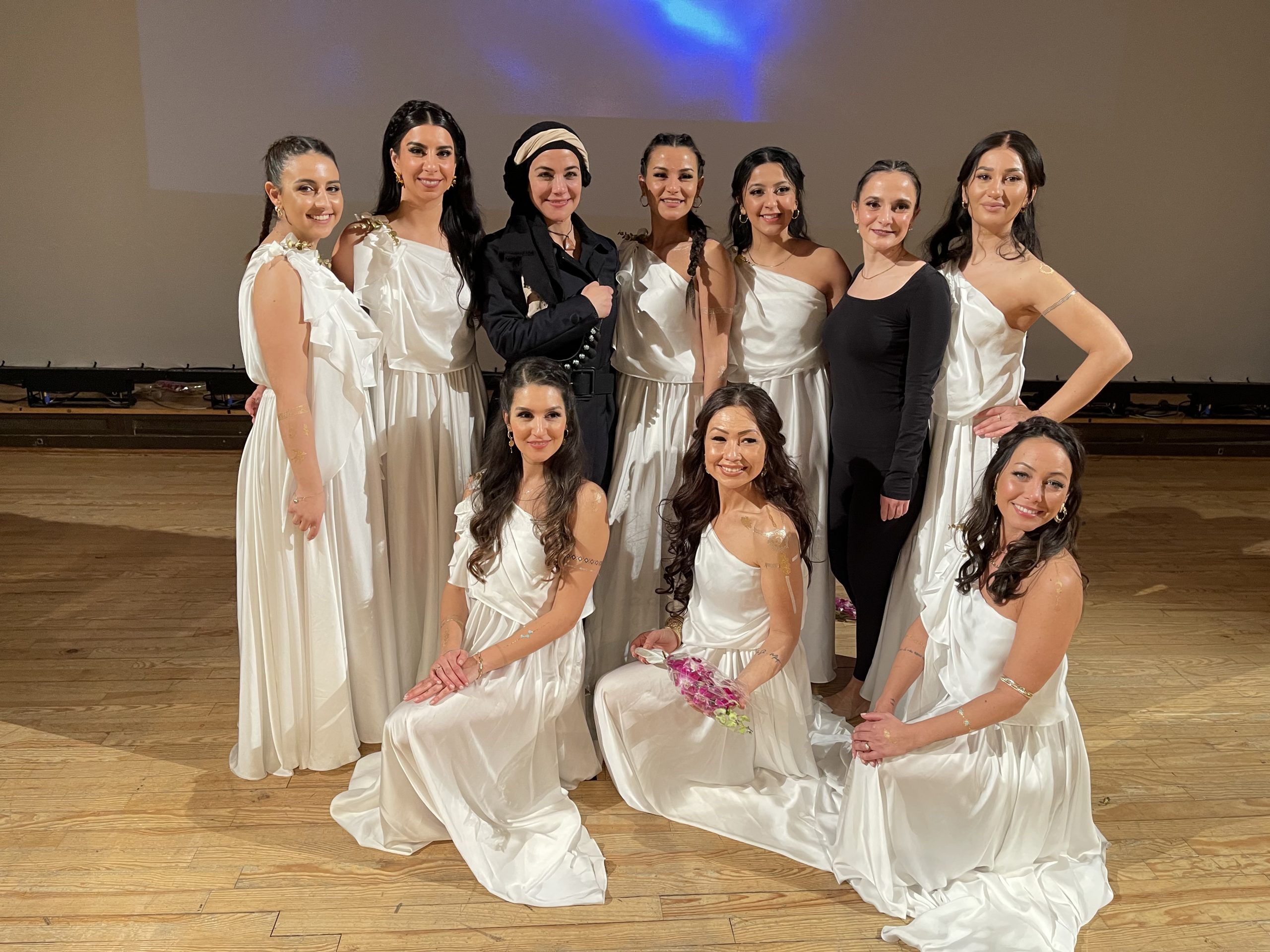 “Kibele´nin Kızları” ayakta alkışlandı