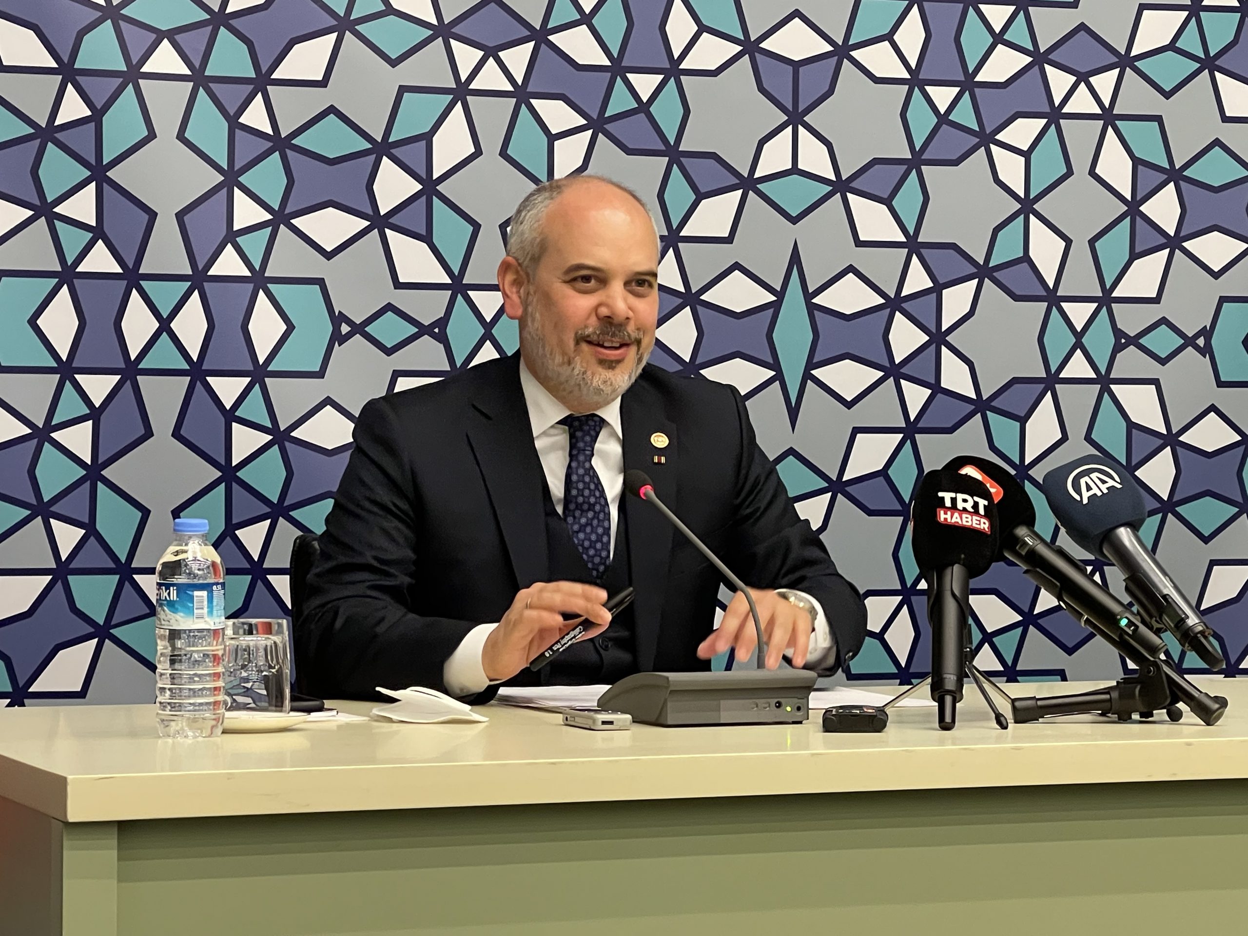 Akif Çağatay Kılıç: İki yüzlü tutumlar, değiştirilen kurallar bizi üzüyor
