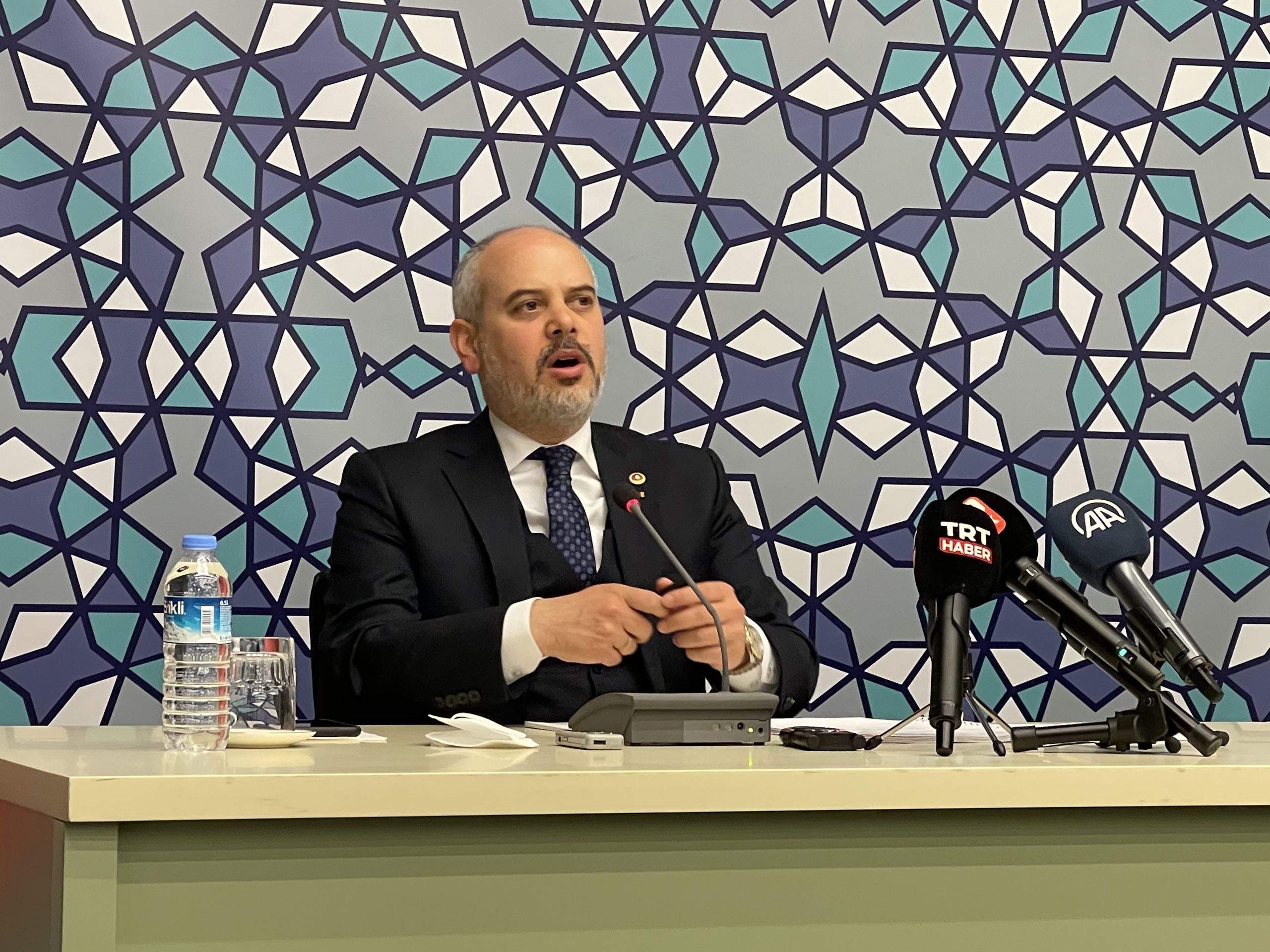 Akif Çağatay Kılıç: İki yüzlü tutumlar, değiştirilen kurallar bizi üzüyor