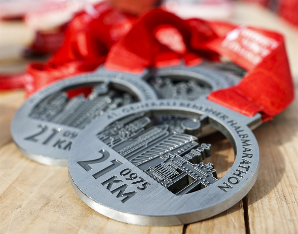 Genarali Berlin Yarı Maratonu koşuldu