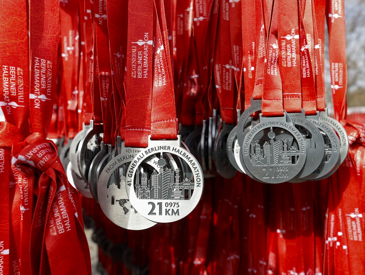 Genarali Berlin Yarı Maratonu koşuldu