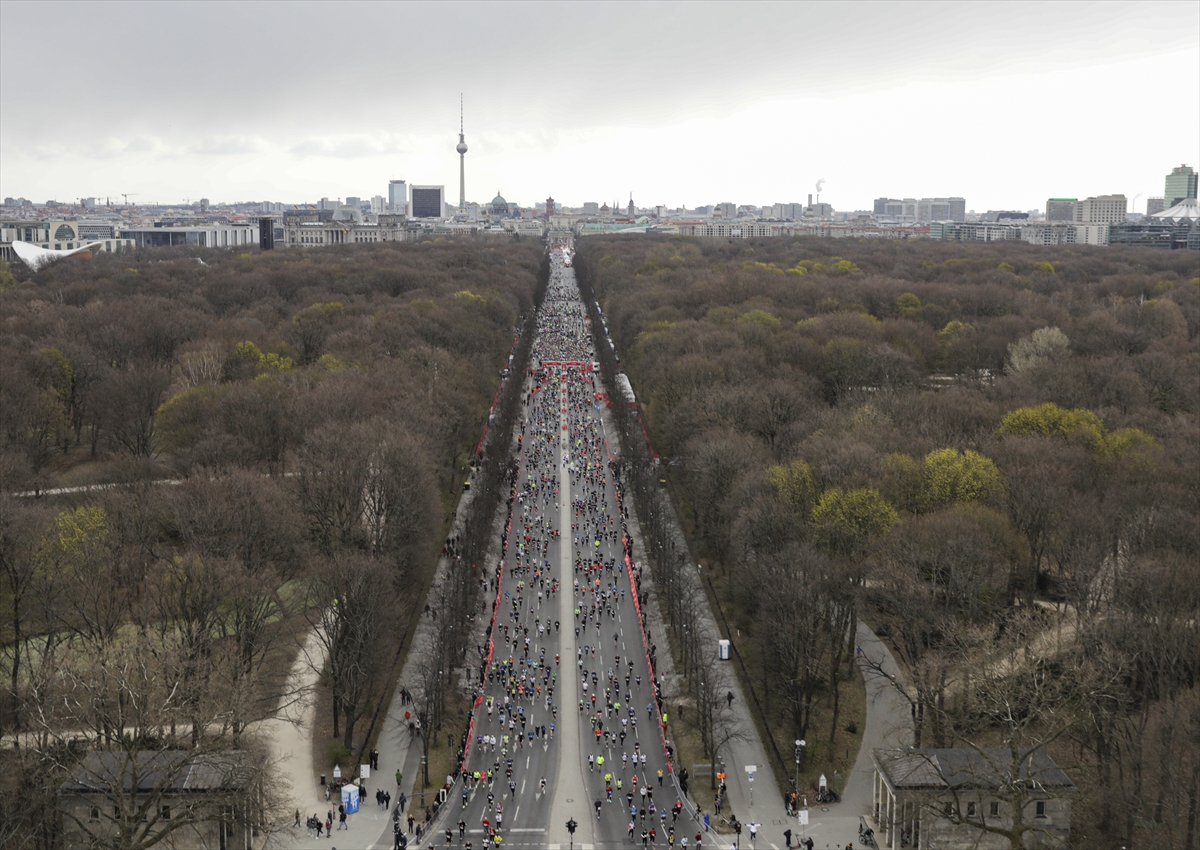 Genarali Berlin Yarı Maratonu koşuldu