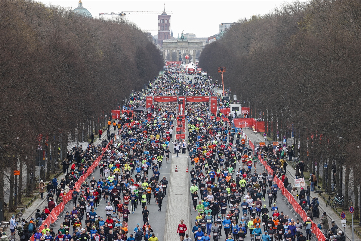 Genarali Berlin Yarı Maratonu koşuldu