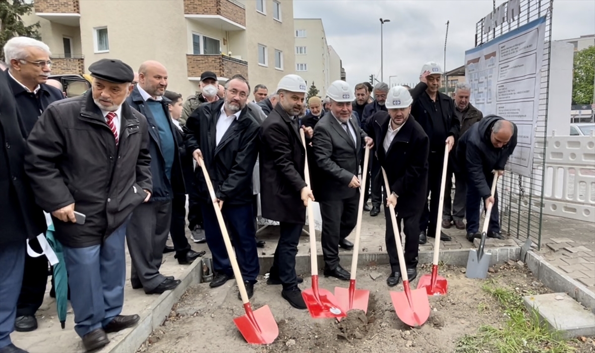 Berlin'de Ayasofya Cami ve Eğitim Merkezinin temeli atıldı