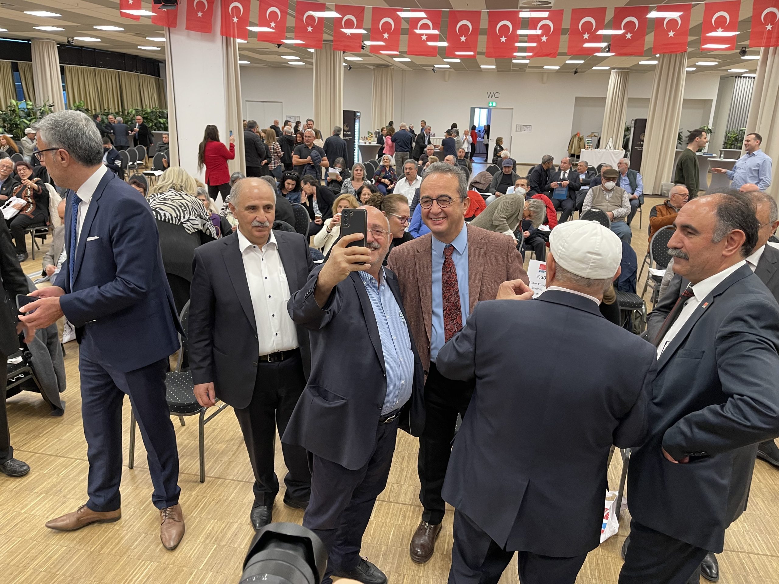 Kenan Kolat, CHP Berlin Birliği’ne yeniden başkan seçildi