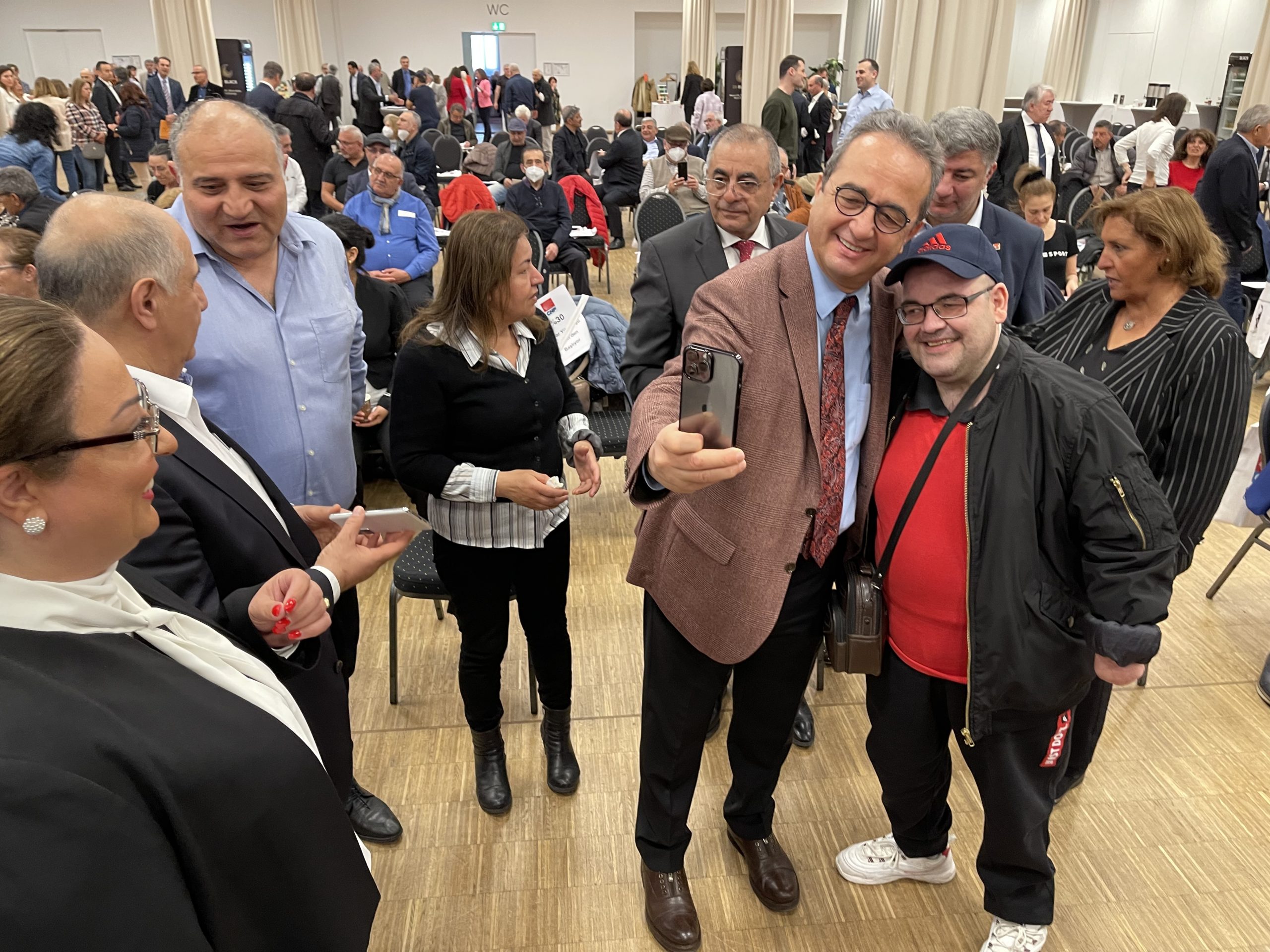 Kenan Kolat, CHP Berlin Birliği’ne yeniden başkan seçildi