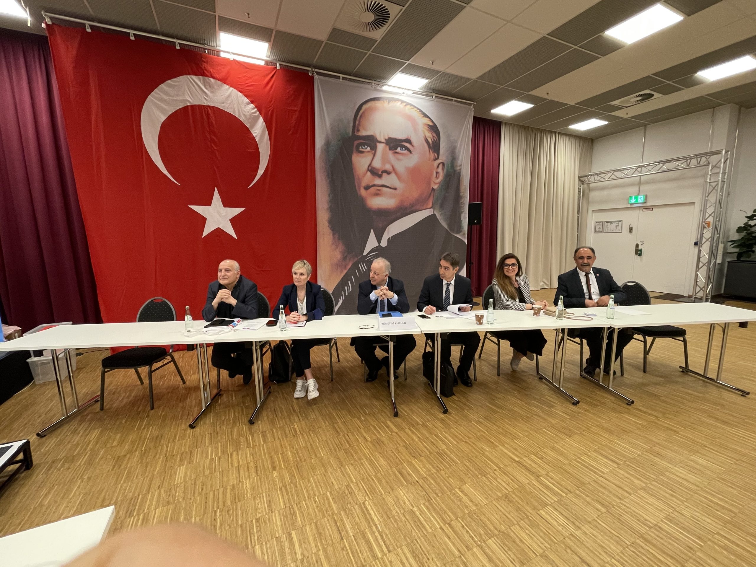 Kenan Kolat, CHP Berlin Birliği’ne yeniden başkan seçildi