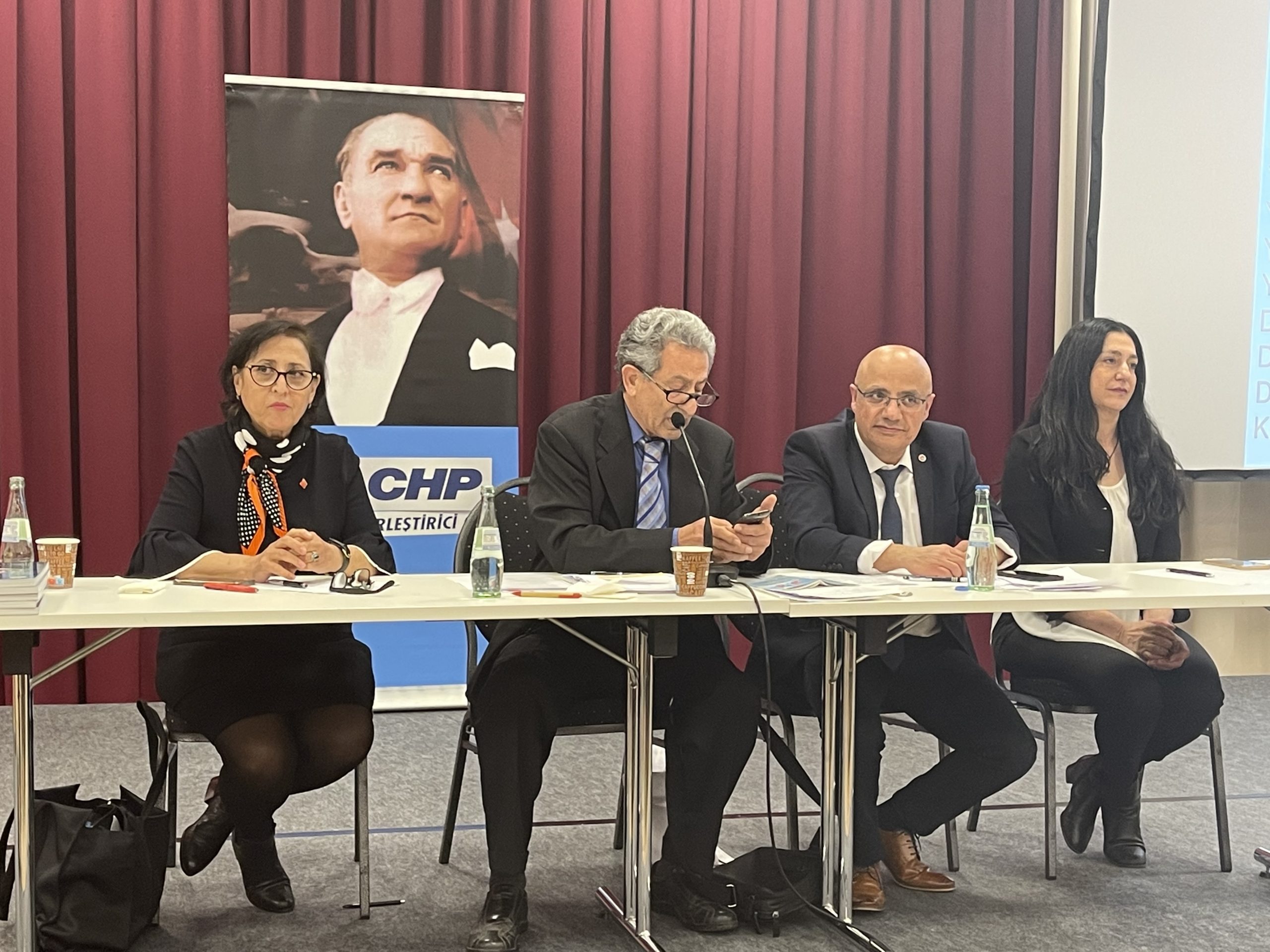 Kenan Kolat, CHP Berlin Birliği’ne yeniden başkan seçildi