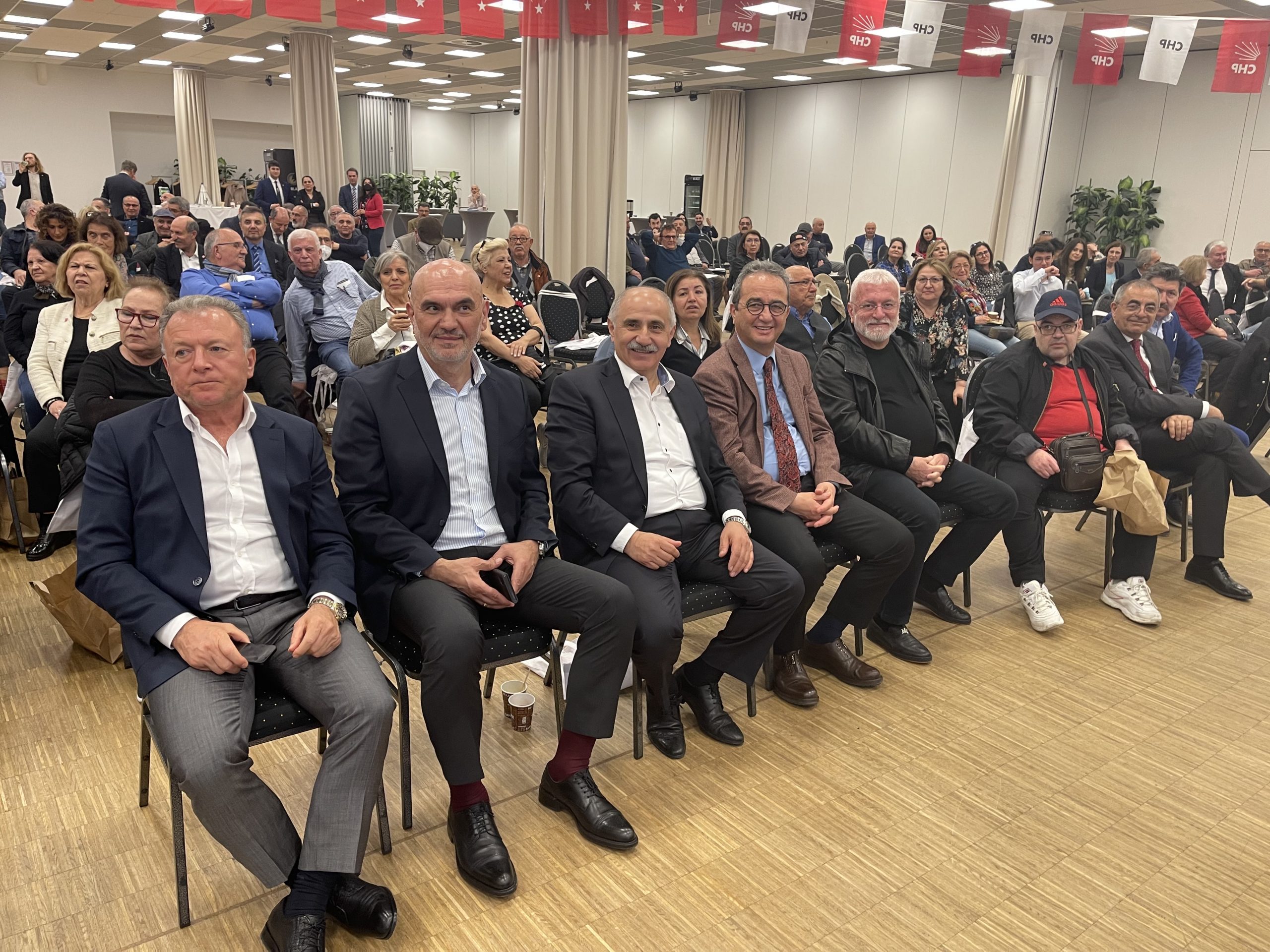 Kenan Kolat, CHP Berlin Birliği’ne yeniden başkan seçildi