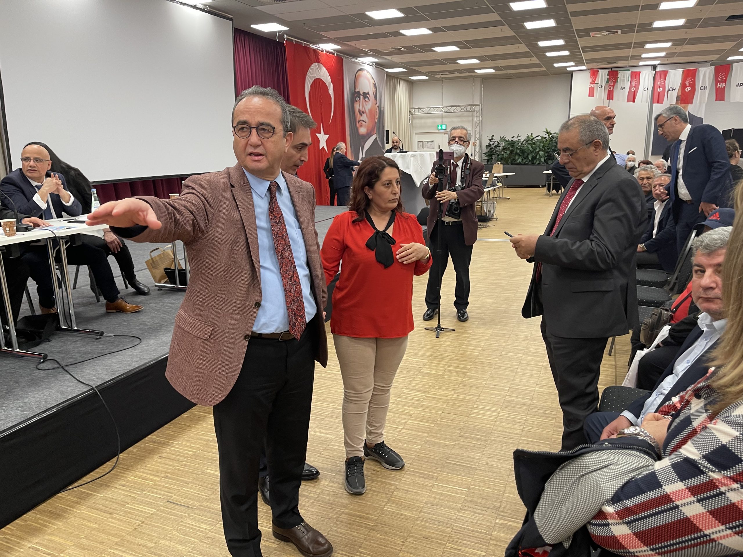 Kenan Kolat, CHP Berlin Birliği’ne yeniden başkan seçildi