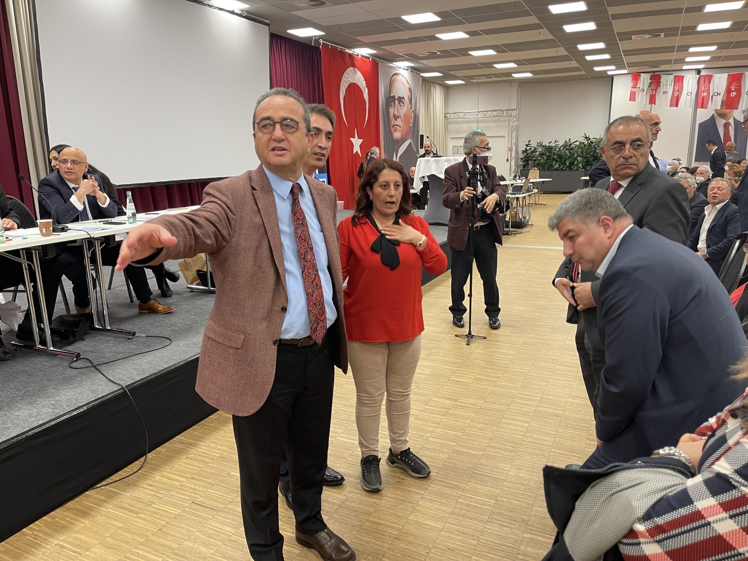 Kenan Kolat, CHP Berlin Birliği’ne yeniden başkan seçildi