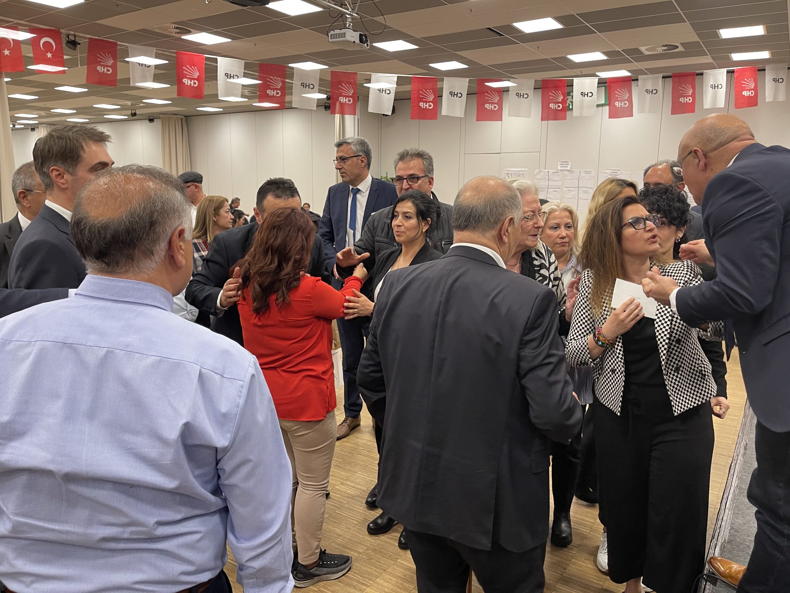 Kenan Kolat, CHP Berlin Birliği’ne yeniden başkan seçildi