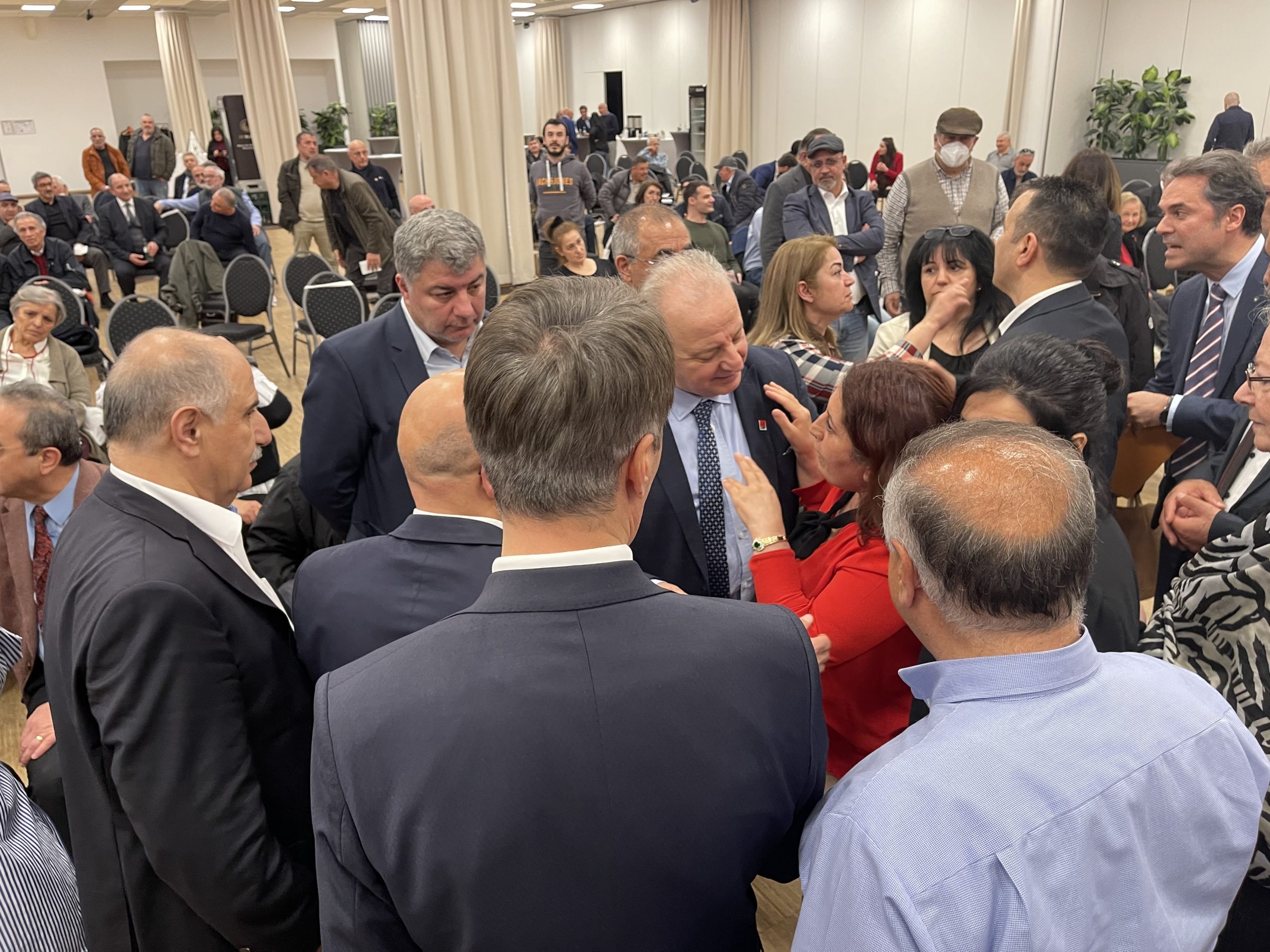Kenan Kolat, CHP Berlin Birliği’ne yeniden başkan seçildi
