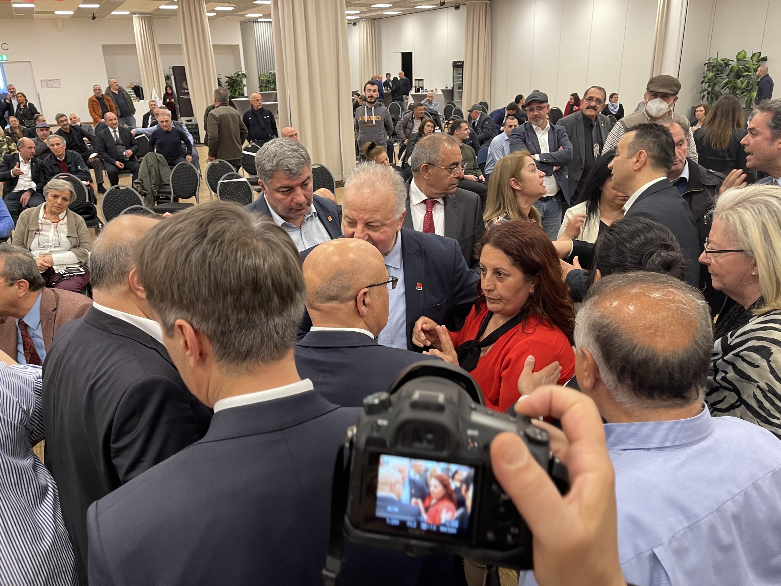 Kenan Kolat, CHP Berlin Birliği’ne yeniden başkan seçildi