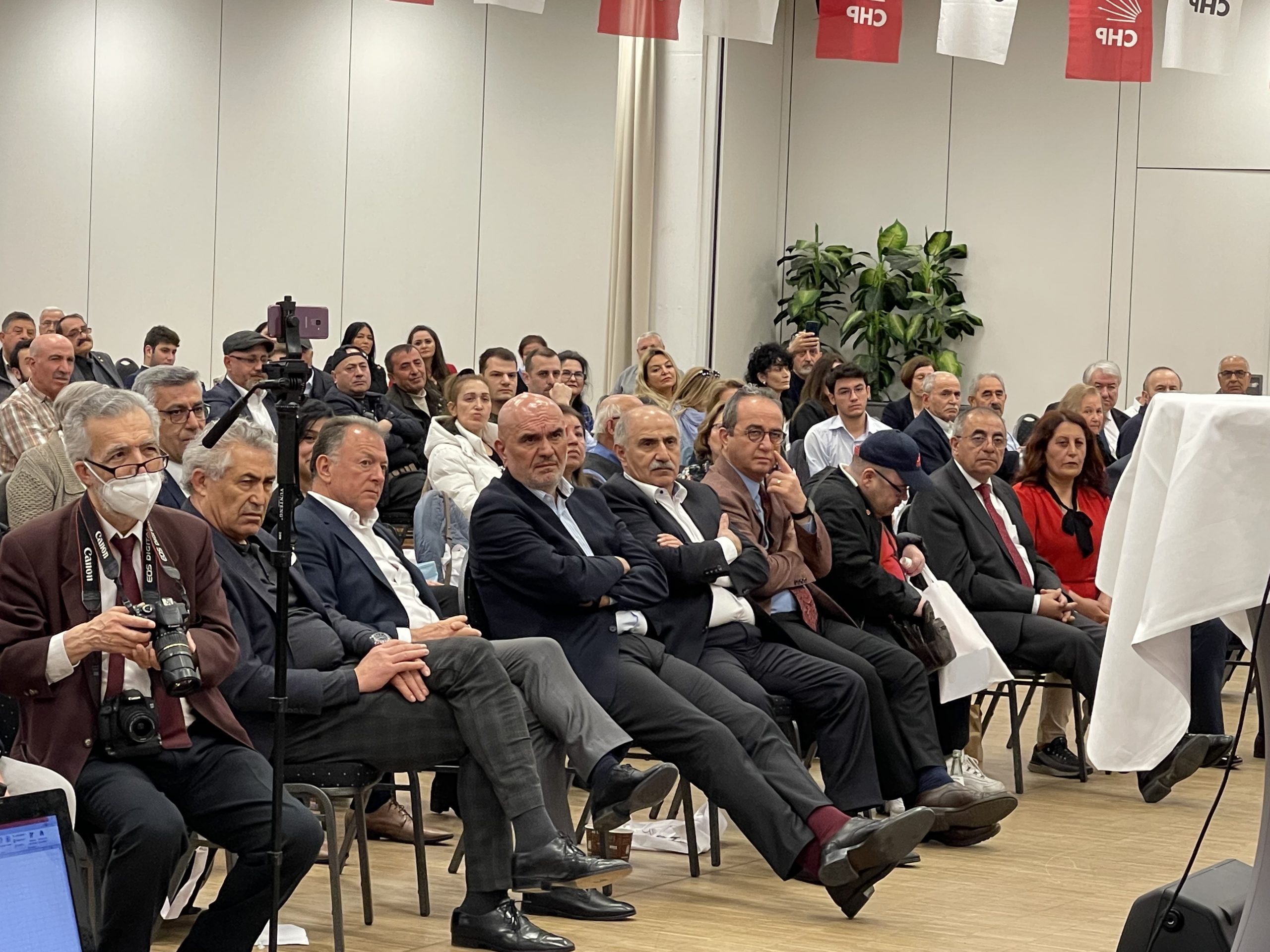 Kenan Kolat, CHP Berlin Birliği’ne yeniden başkan seçildi