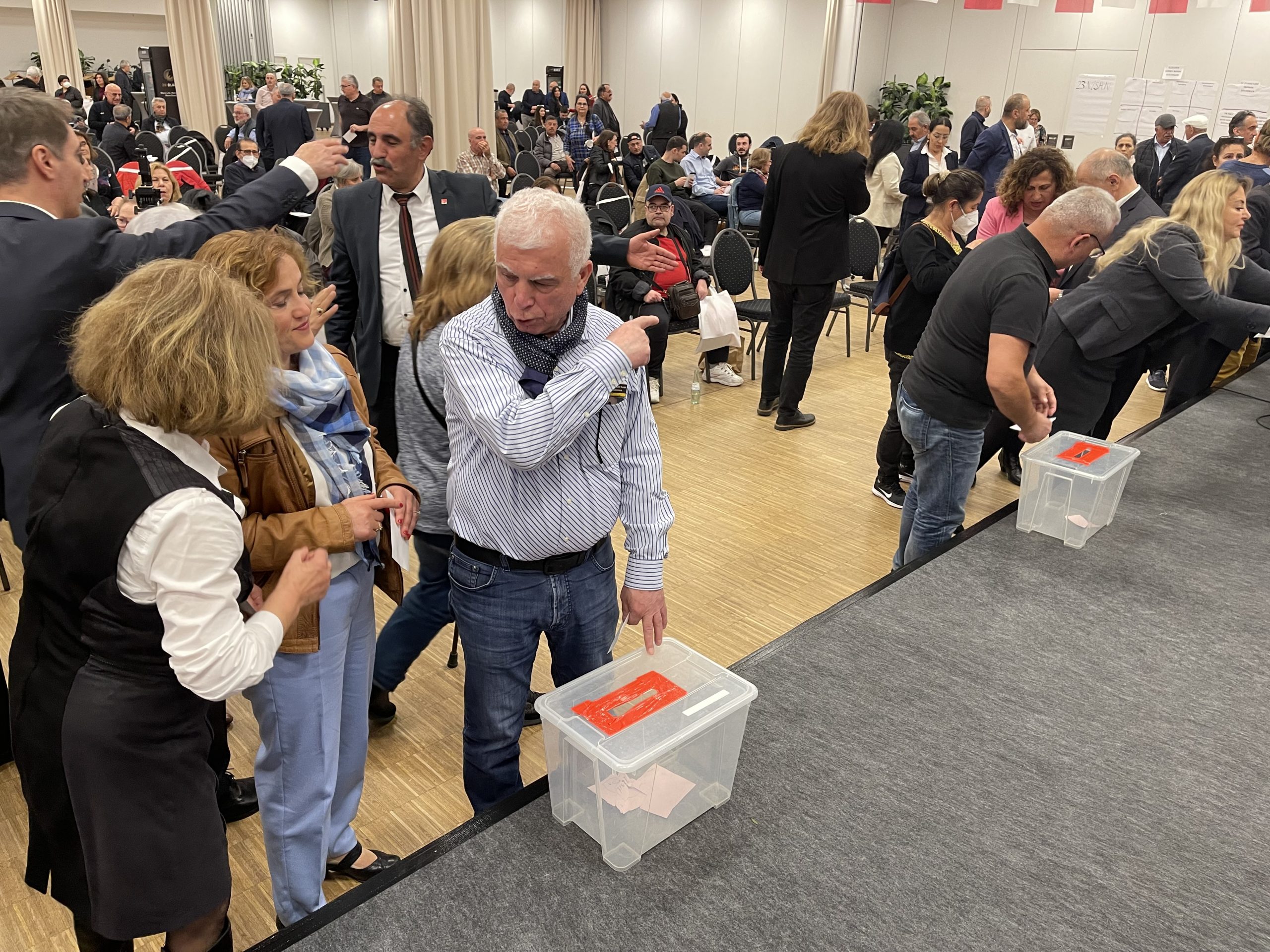 Kenan Kolat, CHP Berlin Birliği’ne yeniden başkan seçildi
