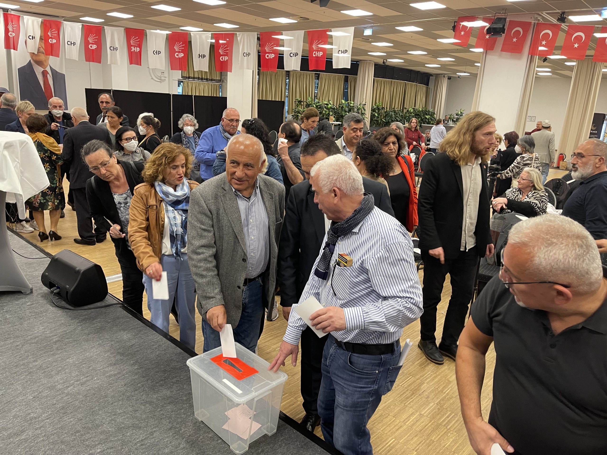 Kenan Kolat, CHP Berlin Birliği’ne yeniden başkan seçildi