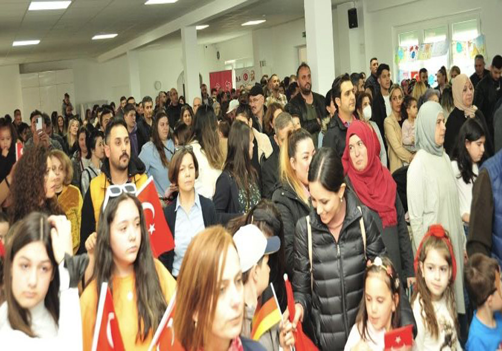 23 Nisan Bayram Nürnberg`de coşkuyla kutlandı