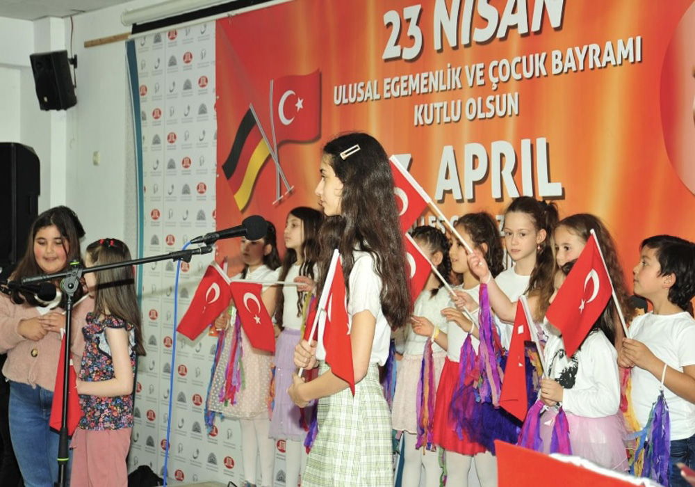 23 Nisan Bayram Nürnberg`de coşkuyla kutlandı