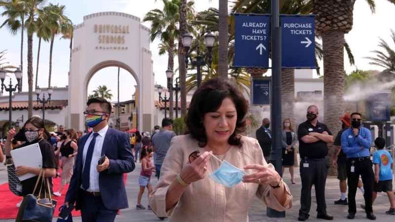Los Angeles'ta Toplu Taşımada Maske Hala Zorunlu