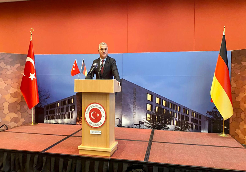 Türkiye'nin Berlin Büyükelçiliği Türk öğrencileri misafir etti
