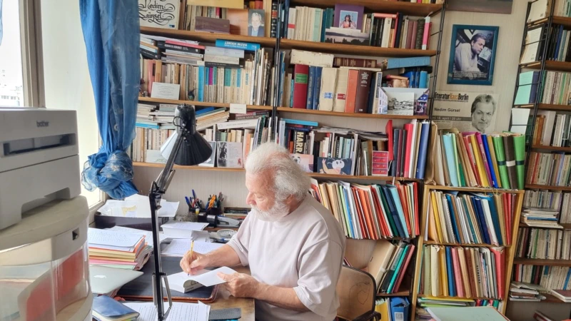 Nedim Gürsel'den Fransızca Nazım Hikmet Kitabı