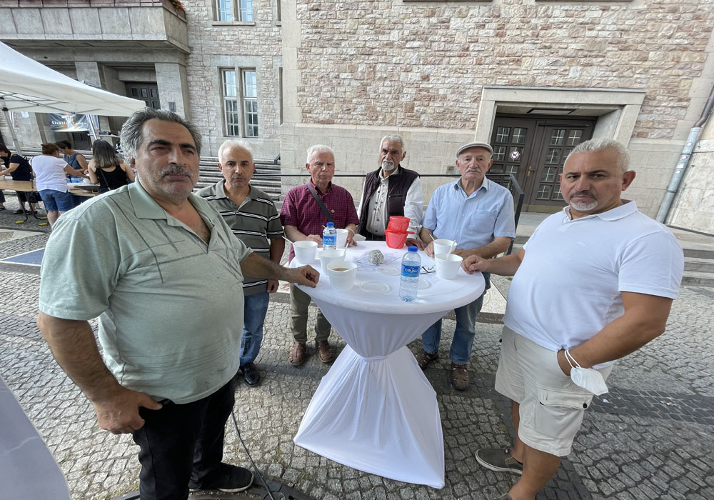 Berlin`de Sivaslı Canlar Derneği Aşure İkram etti