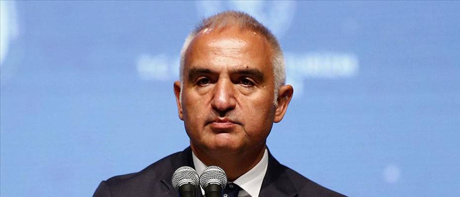 Bakan Ersoy'dan şarkıcı Gülşen'e tepki