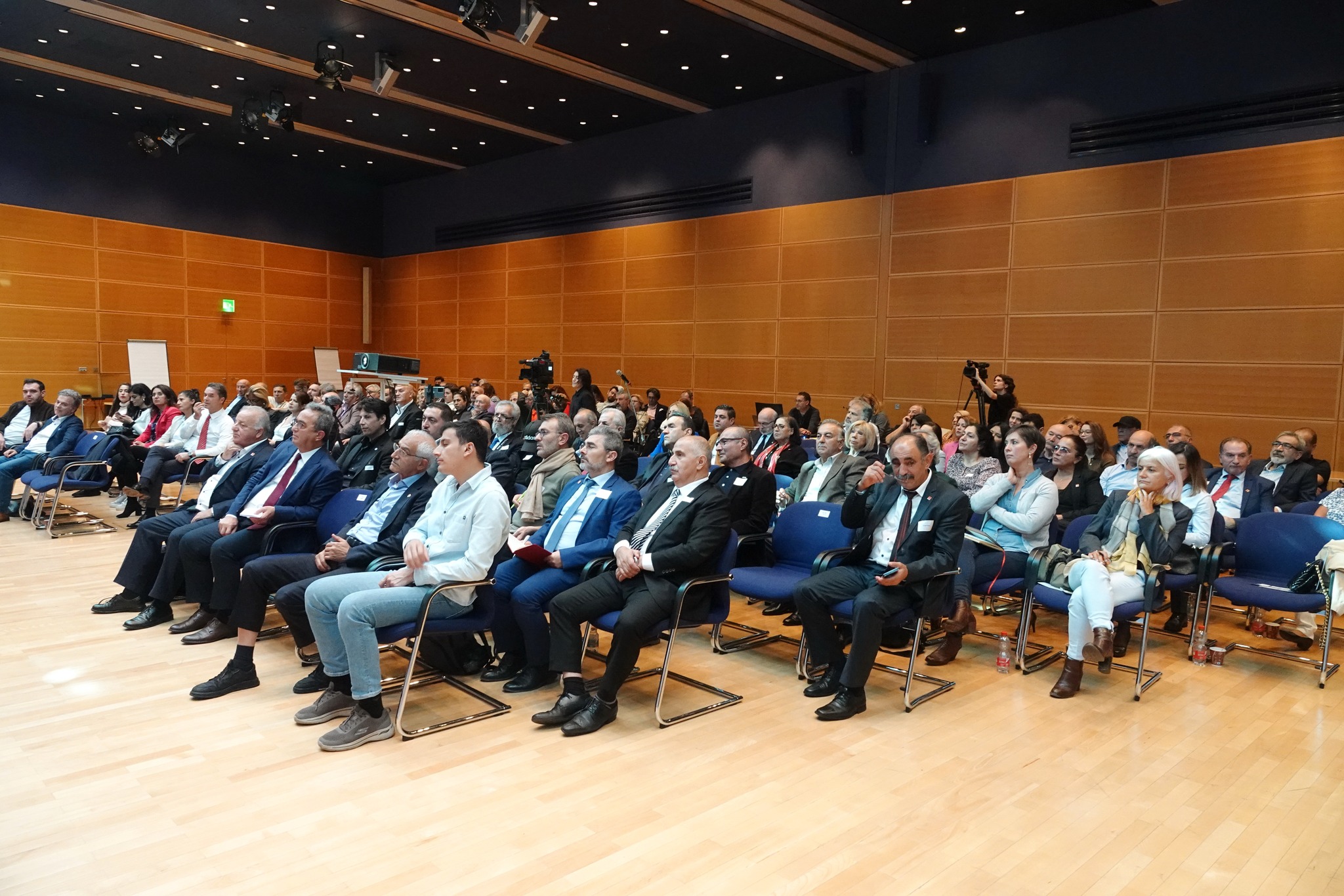 CHP Berlin ‘Yurt Dışı Türkler Çalıştayı’ düzenledi