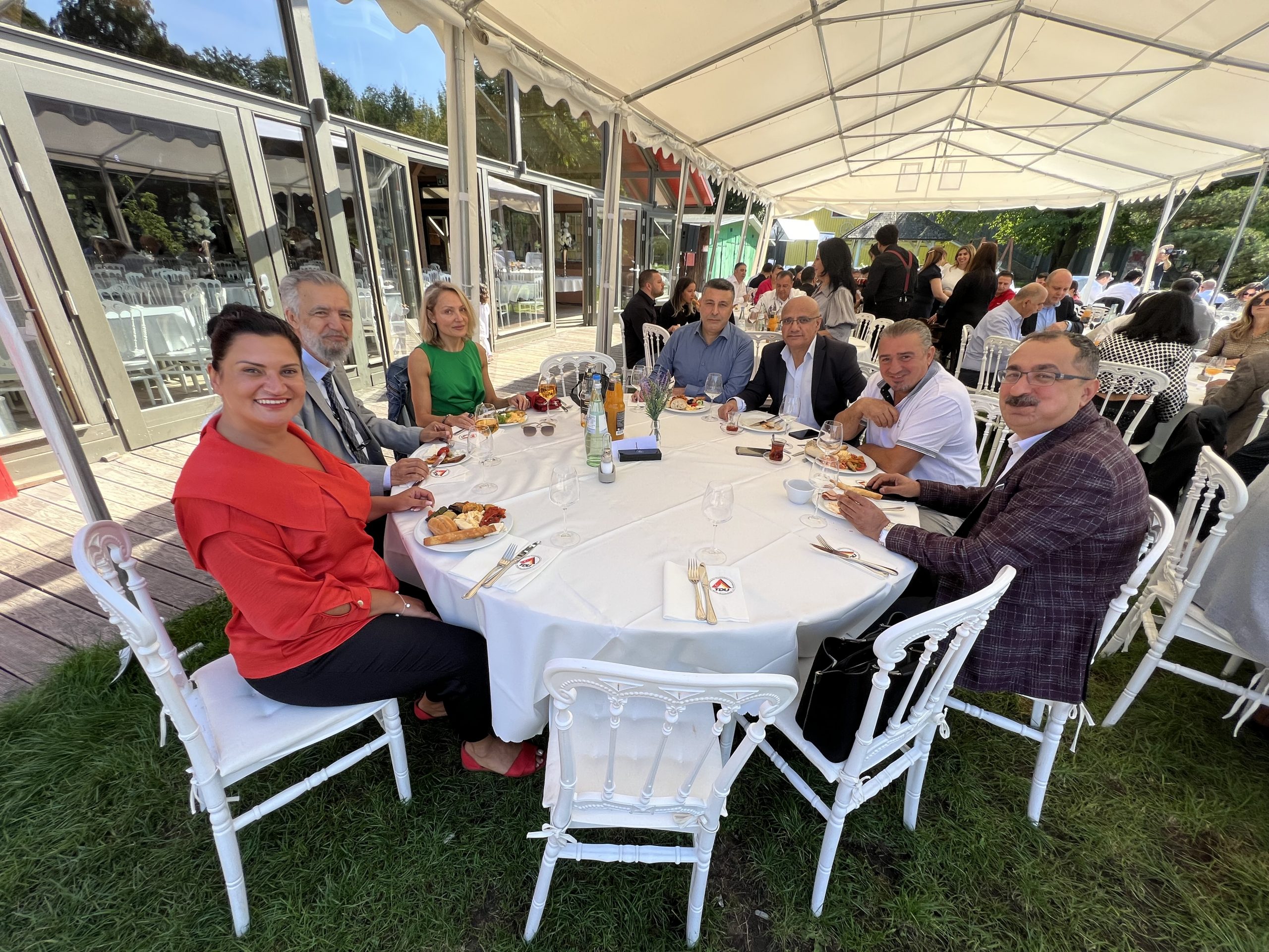 TDU üyeleri kahvaltıda buluştu