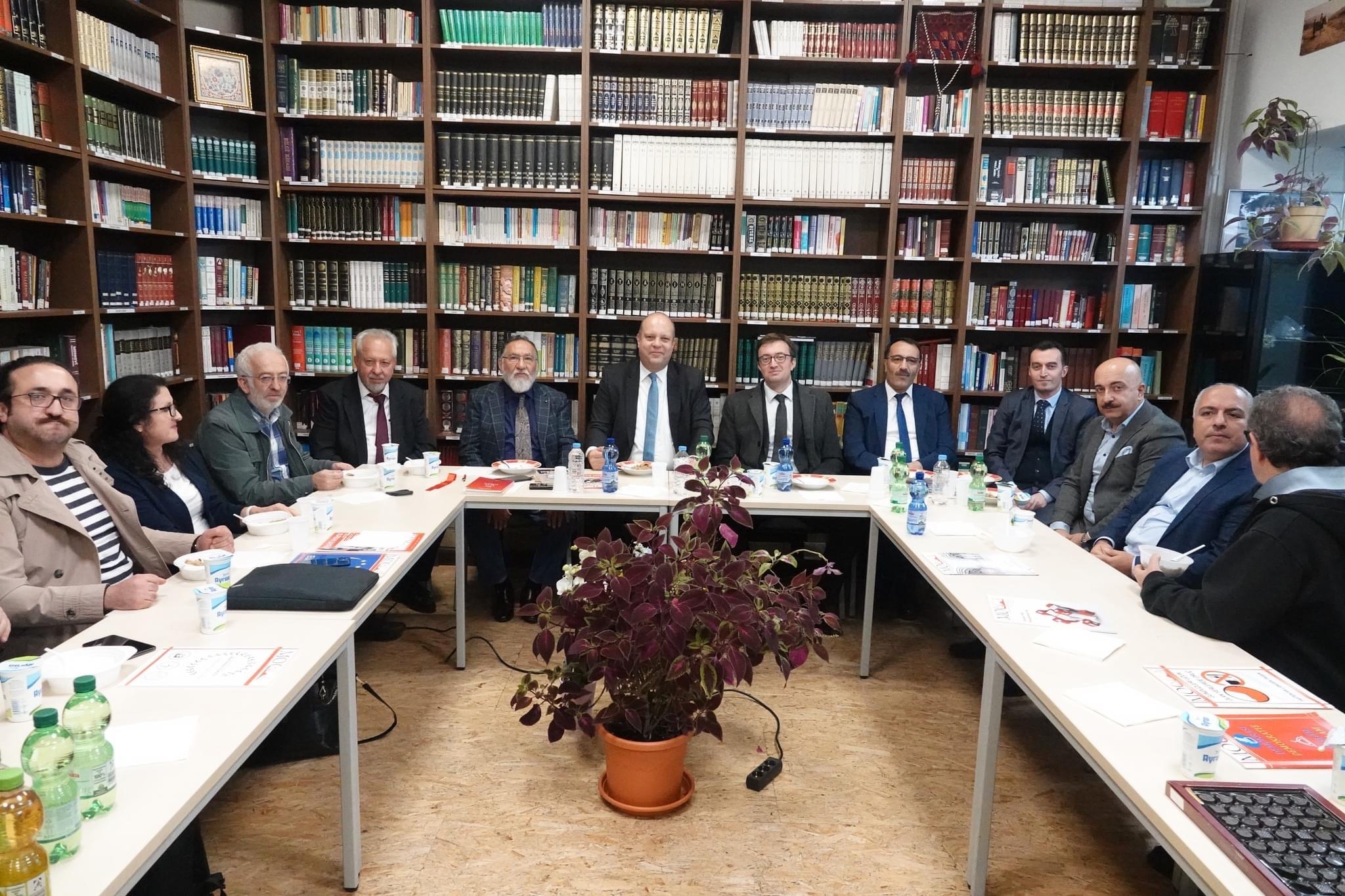 Almanya’nın ilk özel Türk Halk Kütüphanesi Berlin`de açıldı