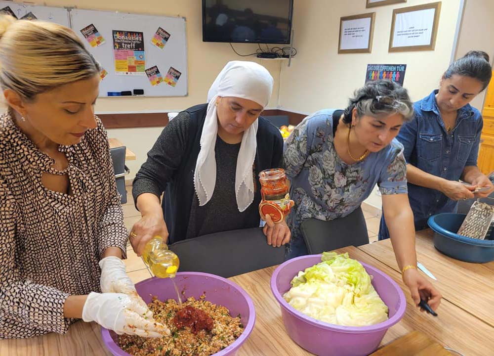 Berlin`de, Sivaslı Canlar Derneği yeni dönem kursları başladı