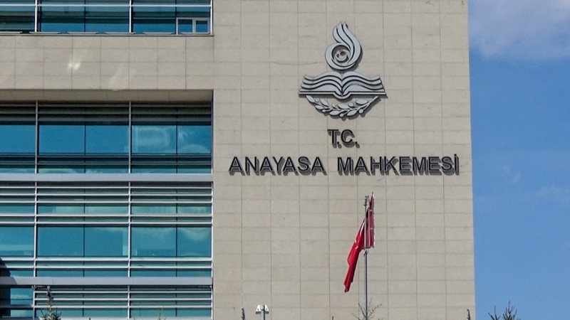 "Dezenformasyon yasasını iptal edin”