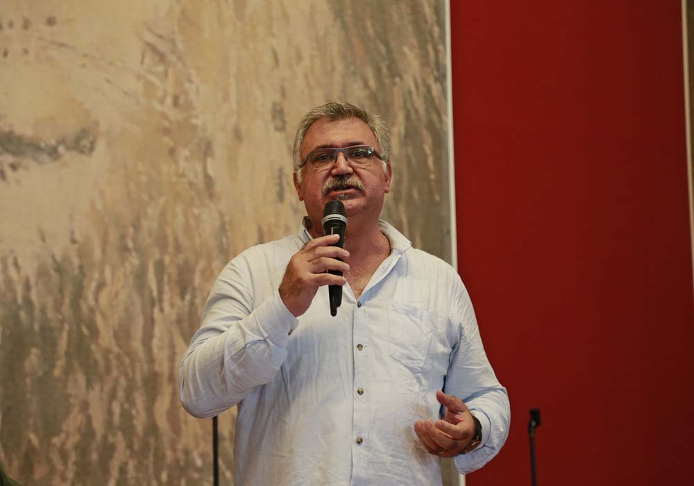Cemevinde ‘Asimilasyon kıskacında Alevilik’ ele alındı