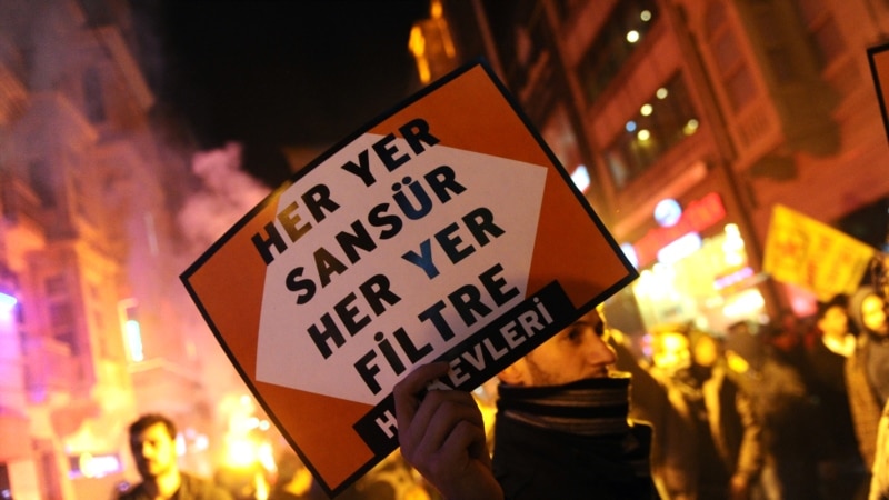 “Türkiye'de İnternet Özgürlüğü Gerilemeyi Sürdürüyor”