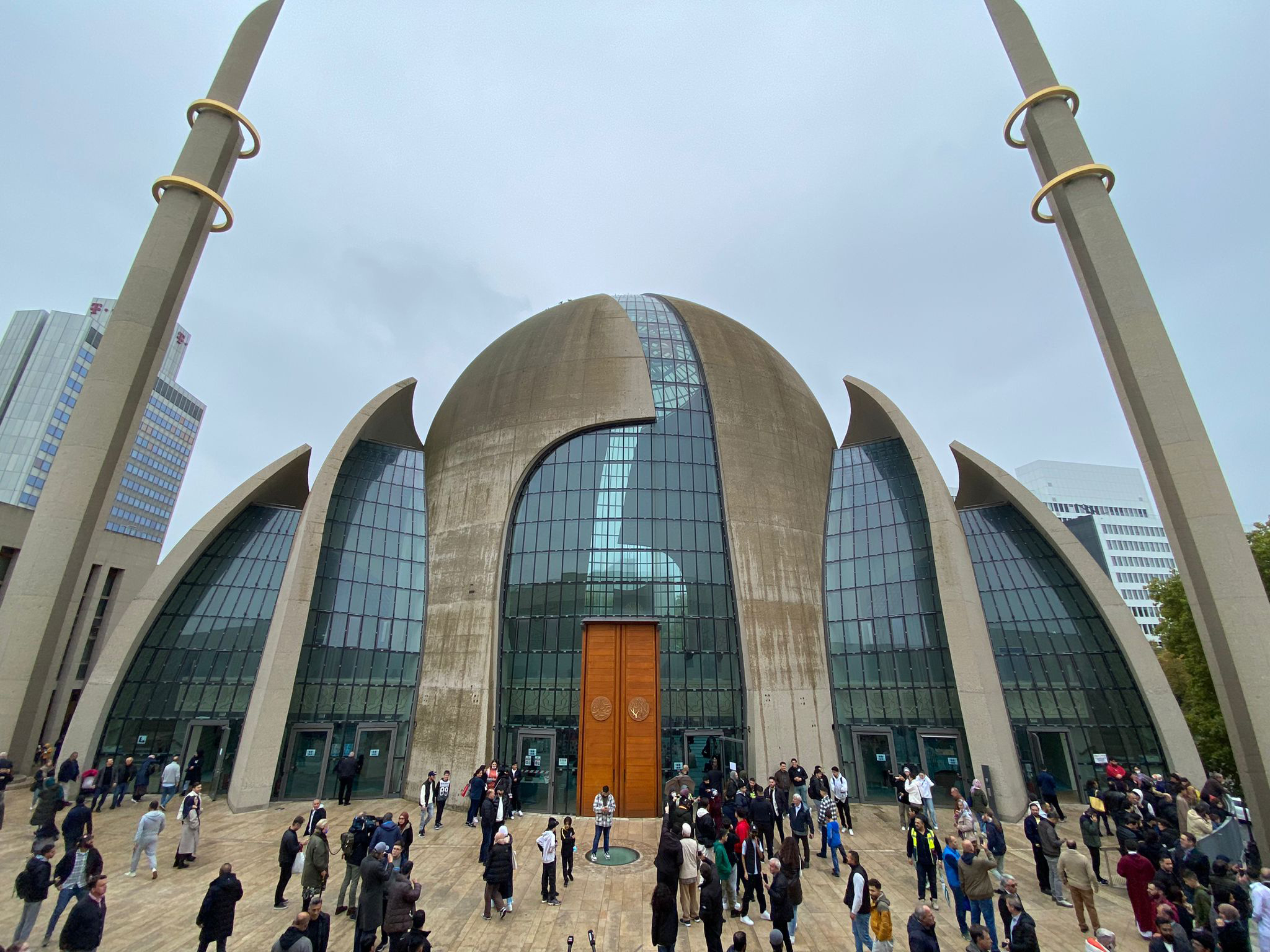 DİTİB Köln Camisi’nde ilk kez hoparlörden "cuma ezanı" okundu
