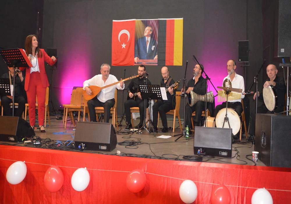 Essen’de Anlamlı Cumhuriyet Bayramı Şöleni