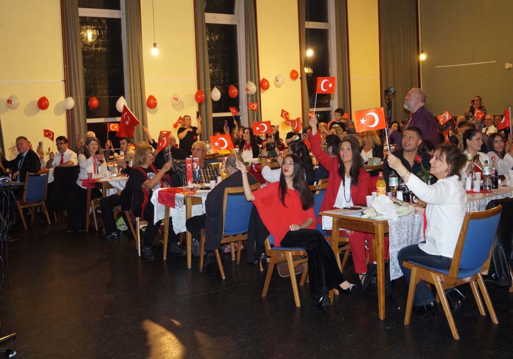 Essen’de Anlamlı Cumhuriyet Bayramı Şöleni