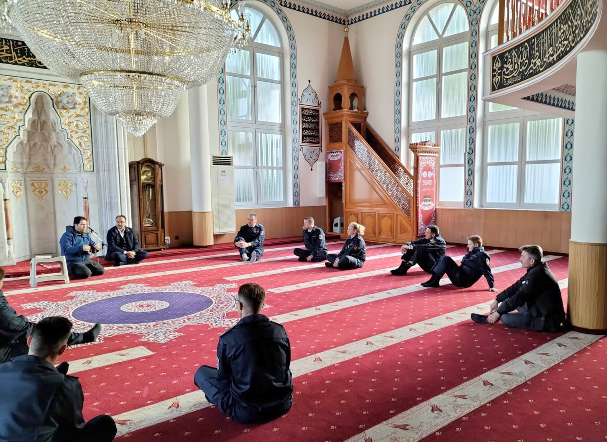 Şehir itfaiyesinden Türkiye Camii’ne ziyaret