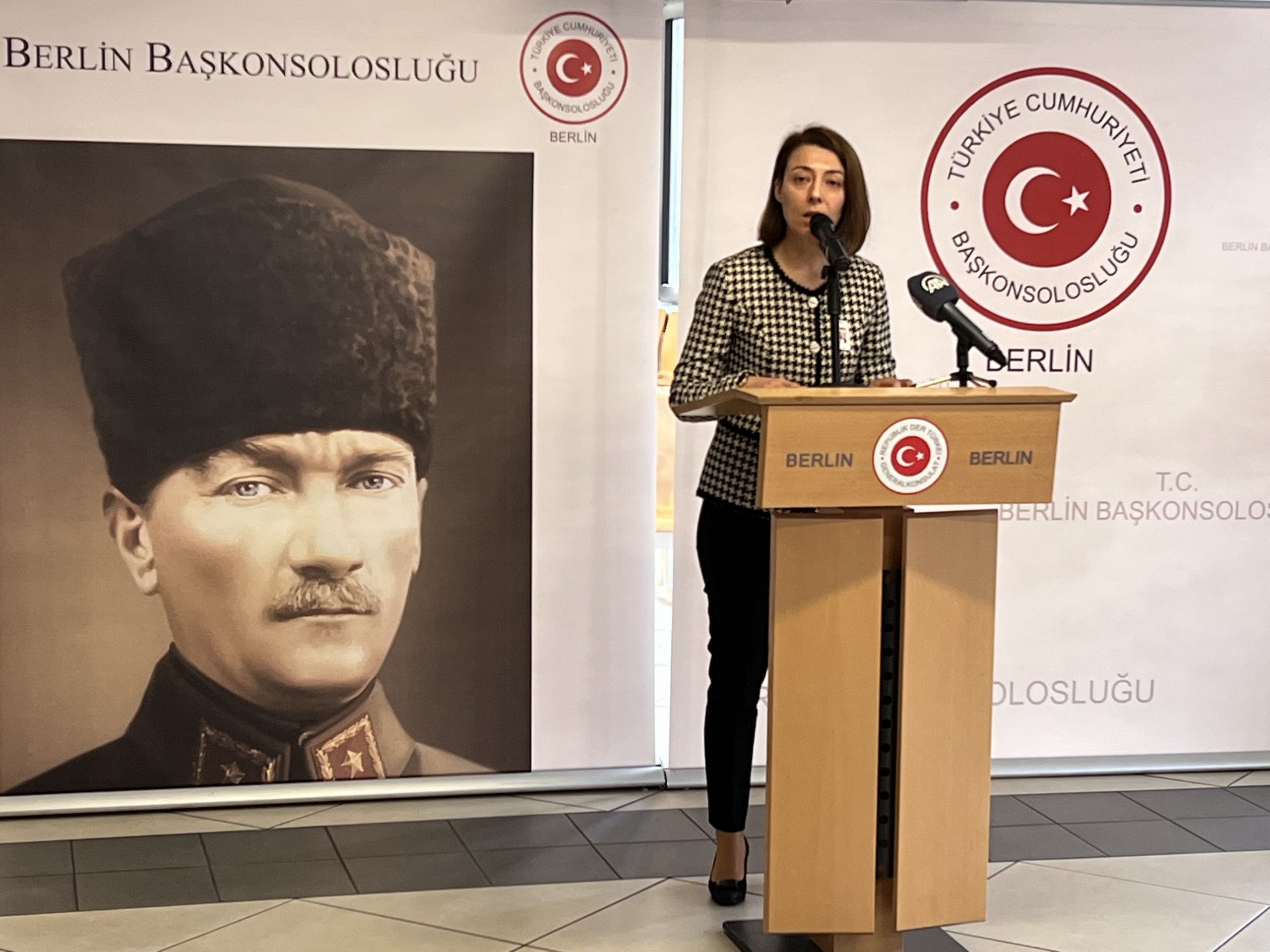 Ulu Önder Atatürk, Berlin`de saygı ve minnet ile anıldı