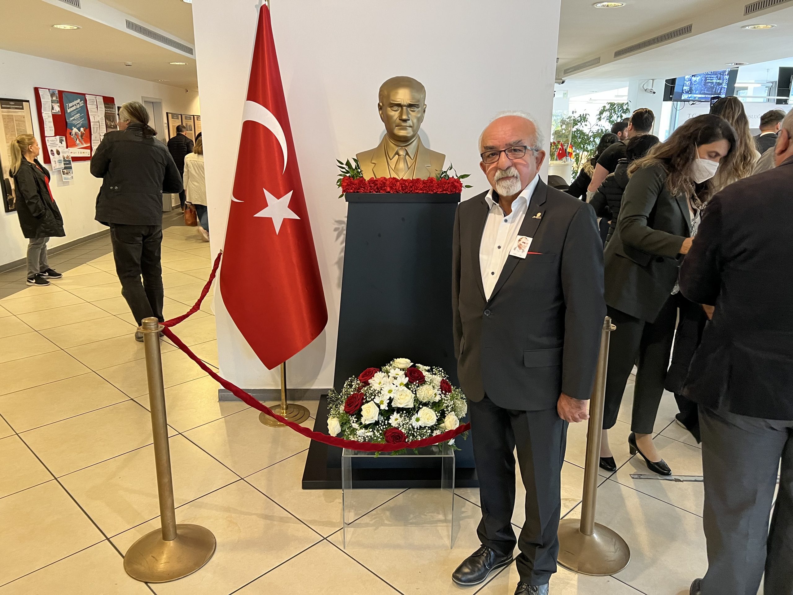Ulu Önder Atatürk, Berlin`de saygı ve minnet ile anıldı