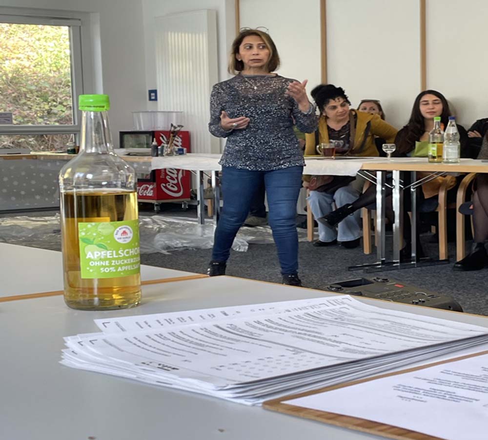 İki Derneğin üyesi Öğretmenler Eğitim Seminerinde Buluştu