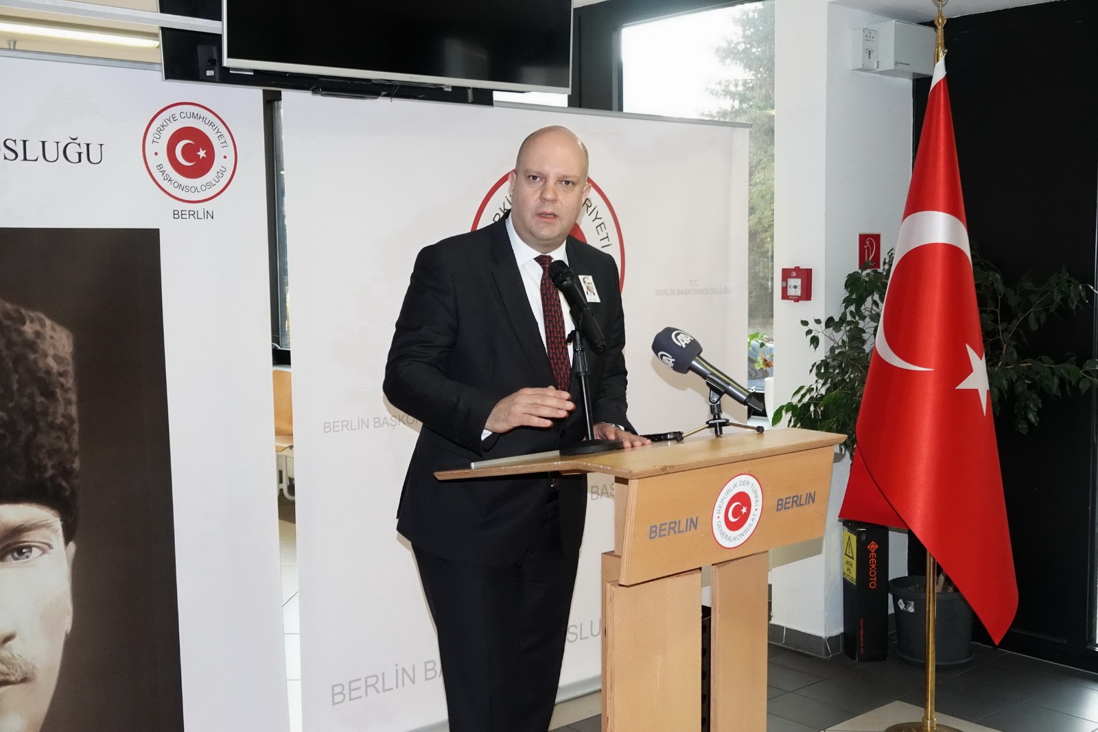 Ulu Önder Atatürk, Berlin`de saygı ve minnet ile anıldı