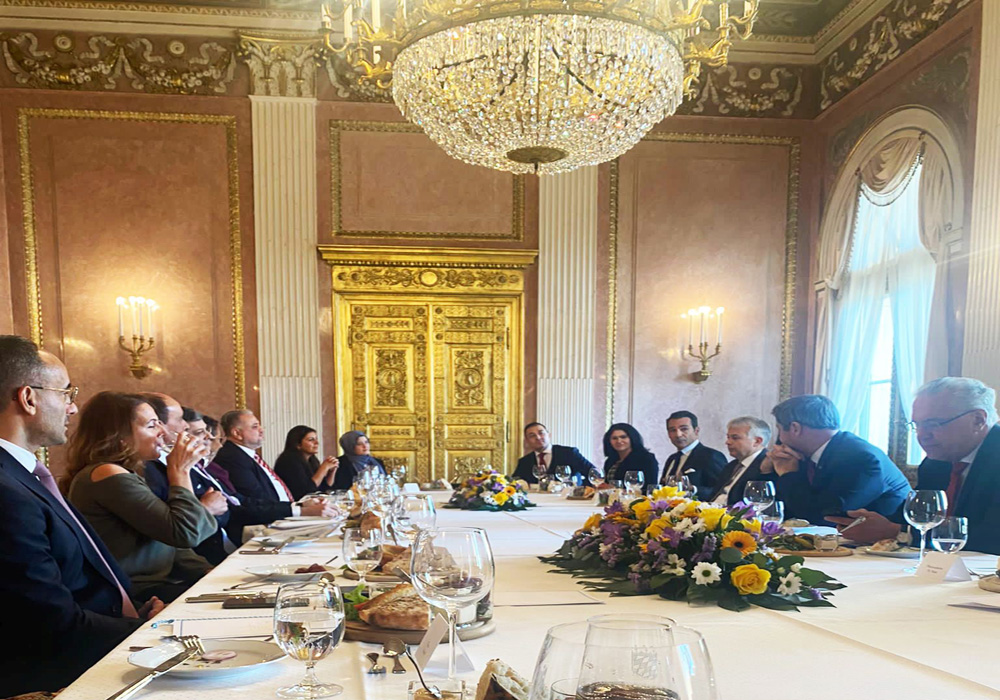 Bavyera Başbakanı Söder, Türkleri Sarayda ağırladı