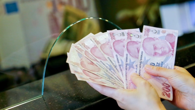 Dolar/TL en yüksek seviyesini gördü