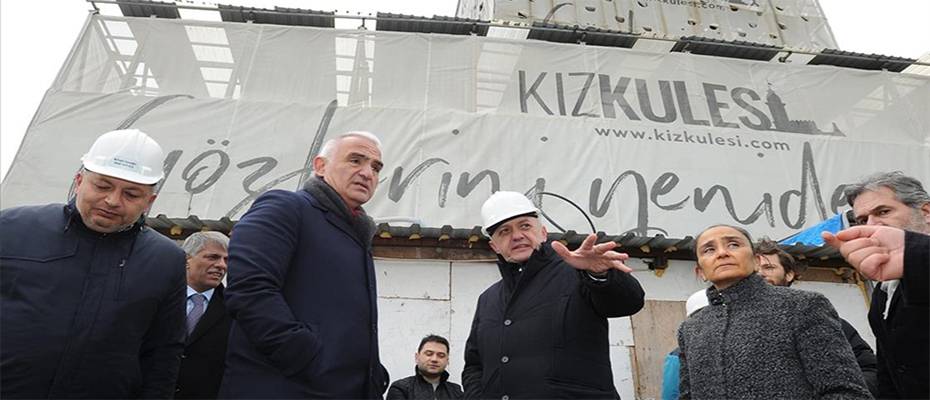 Bakan Ersoy, İstanbul'da devam eden restorasyon çalışmalarını inceledi